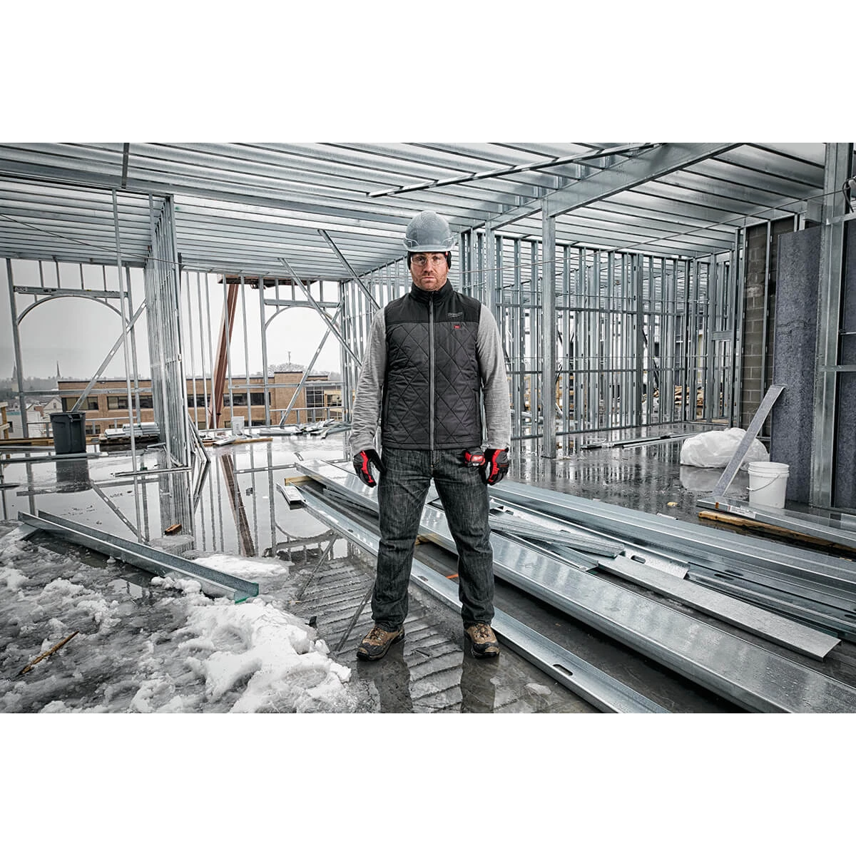 WHAT'S NEW Milwaukee 203B-21- M12™ Heated AXIS™ Jacket Kit 11 WHAT'S NEW Milwaukee 203B-21- M12™ Heated AXIS™ Jacket Kit