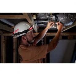 LIGHTING Milwaukee 2115-21 - USB Rechargeable Low-Profile Headlamp; 600 Lumens