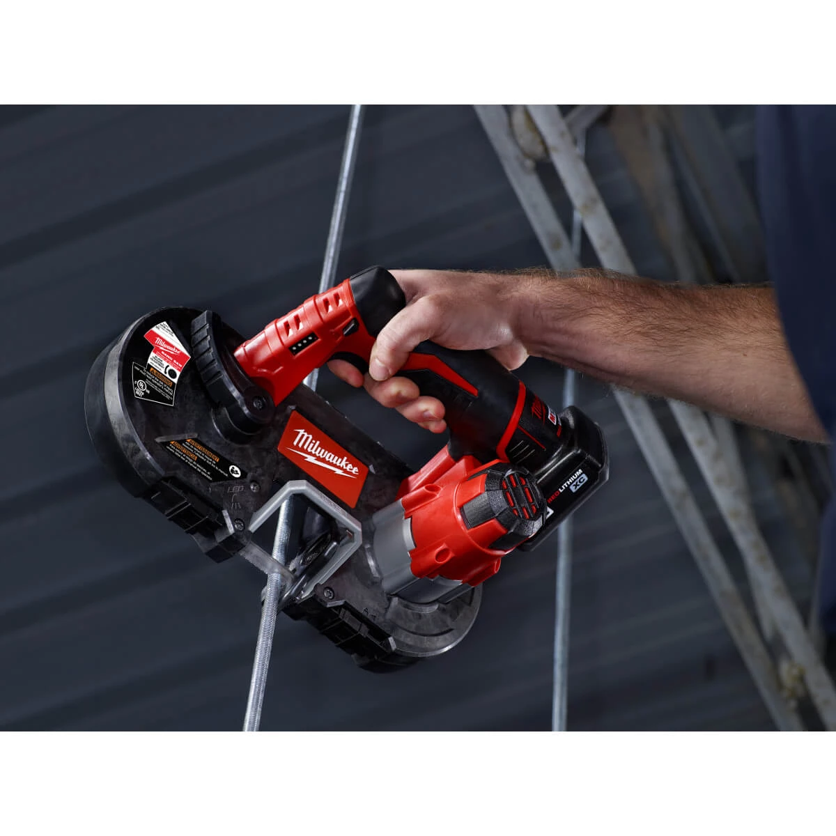 POWER TOOLS Milwaukee 2429-21XC - M12 ™ Cordless Sub-Compact Band Saw Kit 10 POWER TOOLS Milwaukee 2429-21XC - M12 ™ Cordless Sub-Compact Band Saw Kit