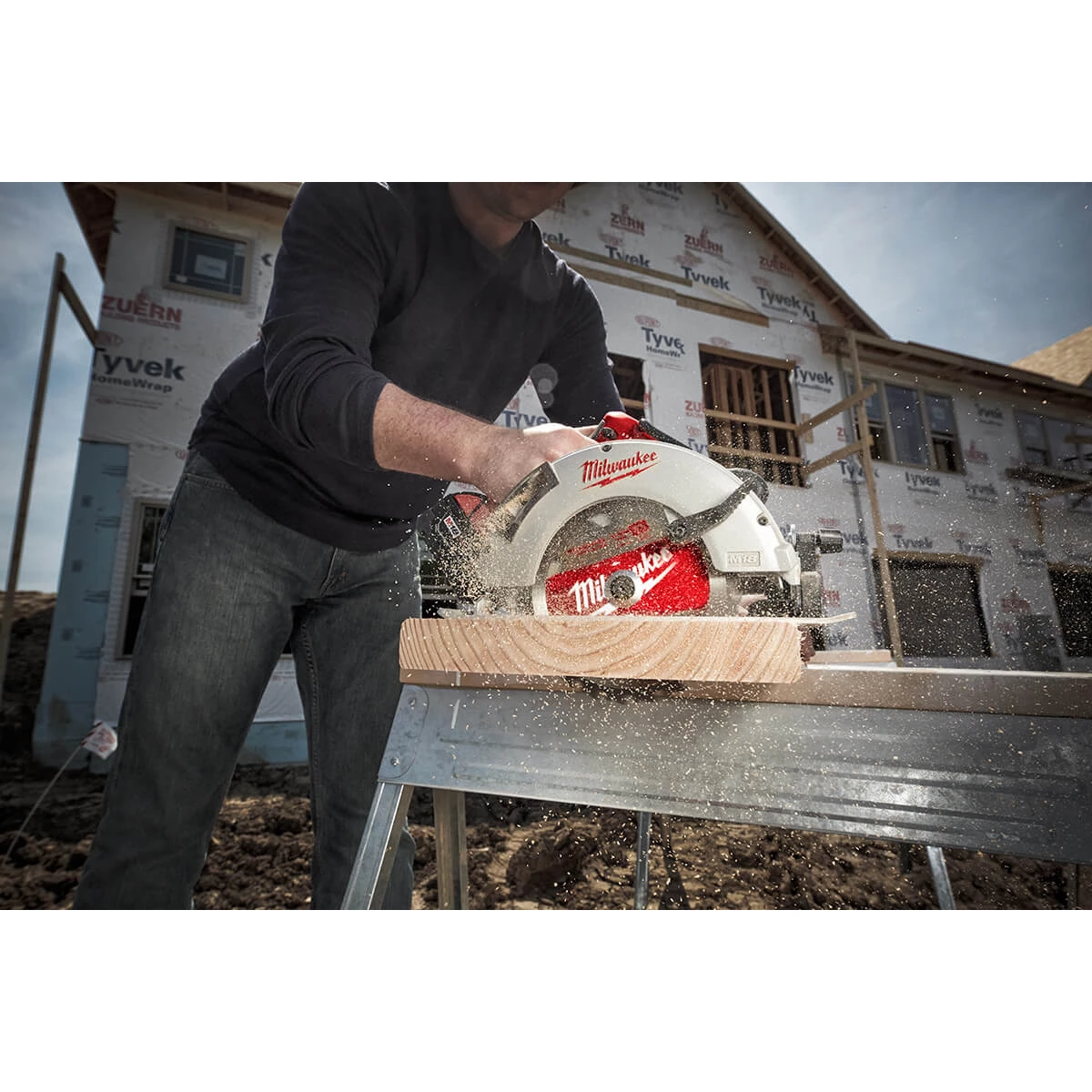 Milwaukee 2631-21 - M18™ Brushless 7-1/4" Circular Saw Kit SALE 5 Milwaukee 2631-21 - M18™ Brushless 7-1/4" Circular Saw Kit SALE