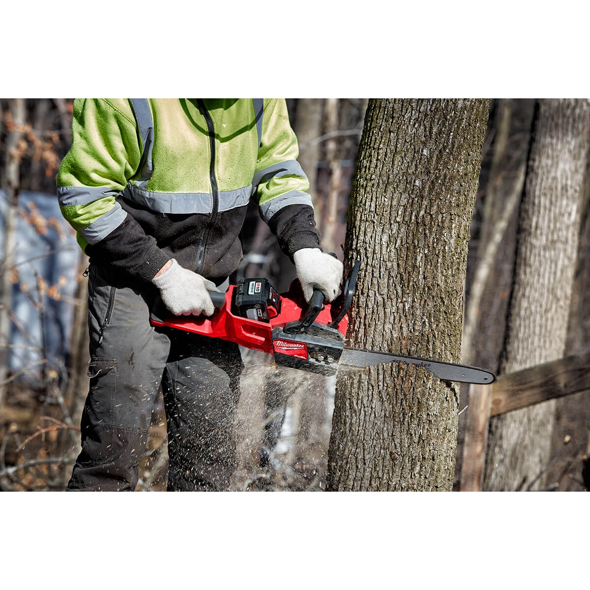 ACCESSORIES Milwaukee 2727-21HD - M18 FUEL™ 16" Chainsaw Kit 12 ACCESSORIES Milwaukee 2727-21HD - M18 FUEL™ 16" Chainsaw Kit
