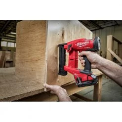 SALE Milwaukee 2749-21CT - M18 Fuel 18Ga Narrow Crown Stapler - 2.0Ah Kit 20 SALE Milwaukee 2749-21CT - M18 Fuel 18Ga Narrow Crown Stapler - 2.0Ah Kit