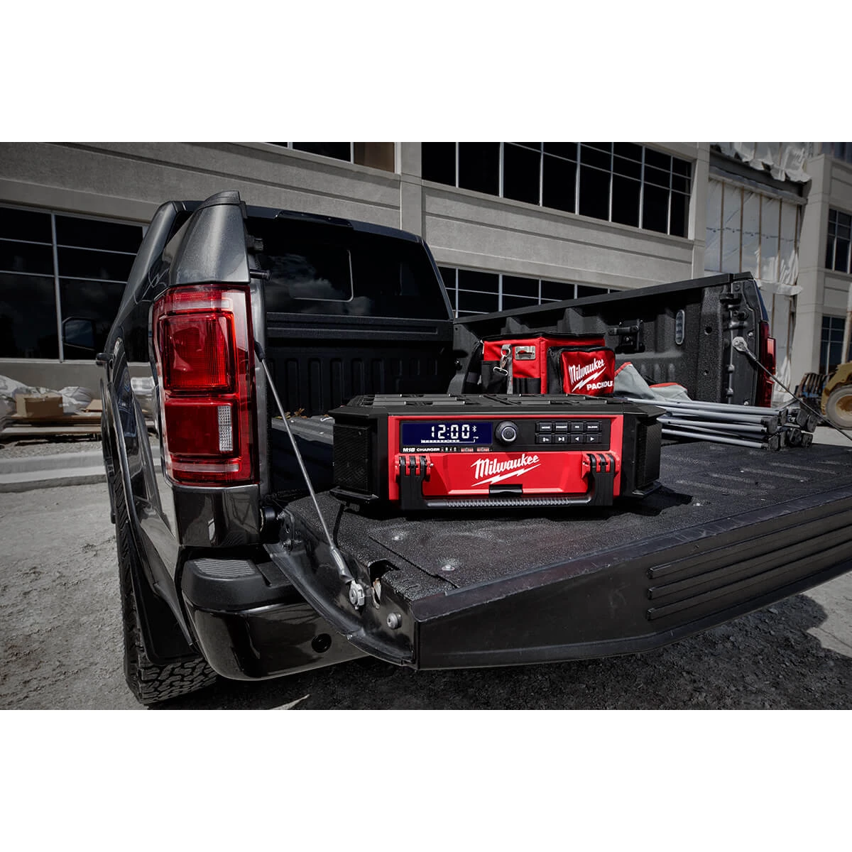 SALE Milwaukee 2950-20 - M18™ PACKOUT™ Radio + Charger 23 SALE Milwaukee 2950-20 - M18™ PACKOUT™ Radio + Charger