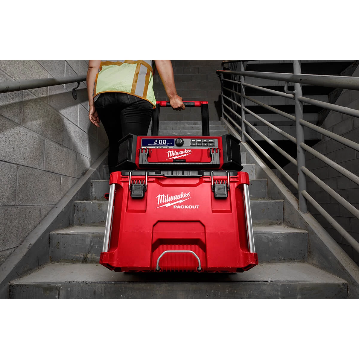 SALE Milwaukee 2950-20 - M18™ PACKOUT™ Radio + Charger 25 SALE Milwaukee 2950-20 - M18™ PACKOUT™ Radio + Charger