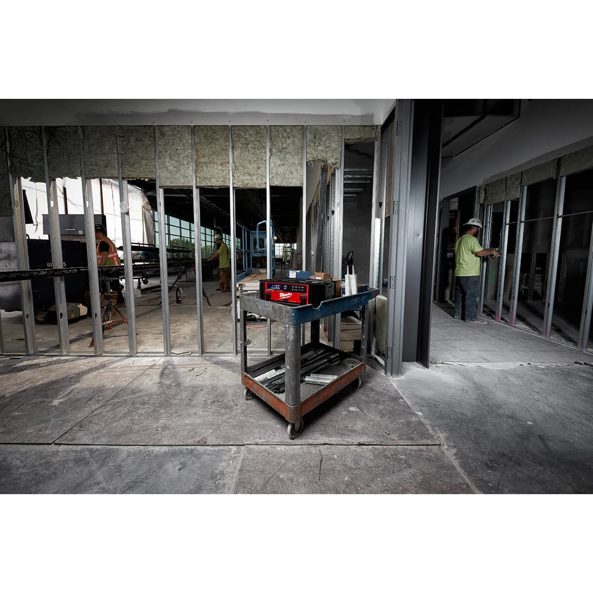 SALE Milwaukee 2950-20 - M18™ PACKOUT™ Radio + Charger 27 SALE Milwaukee 2950-20 - M18™ PACKOUT™ Radio + Charger