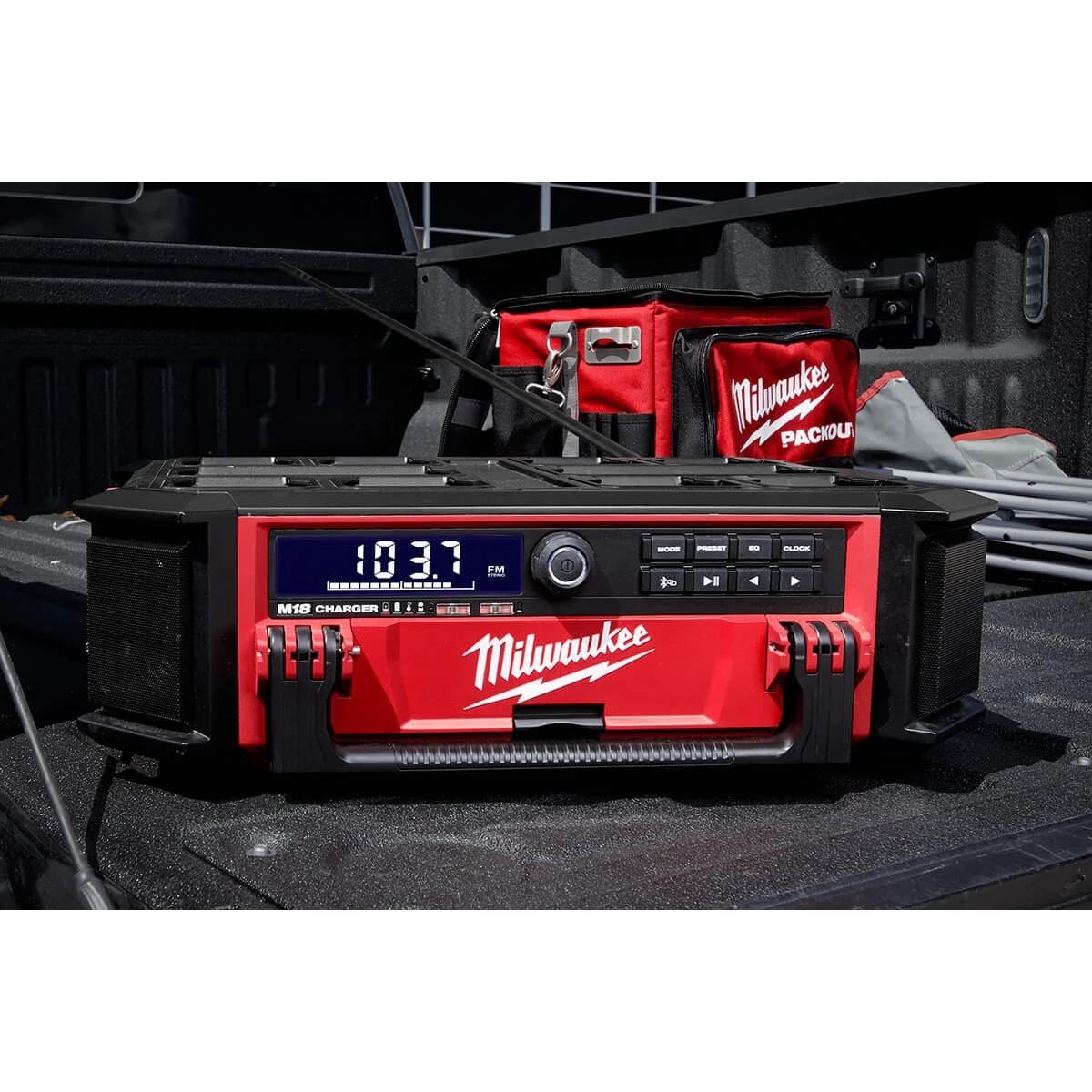 SALE Milwaukee 2950-20 - M18™ PACKOUT™ Radio + Charger 34 SALE Milwaukee 2950-20 - M18™ PACKOUT™ Radio + Charger