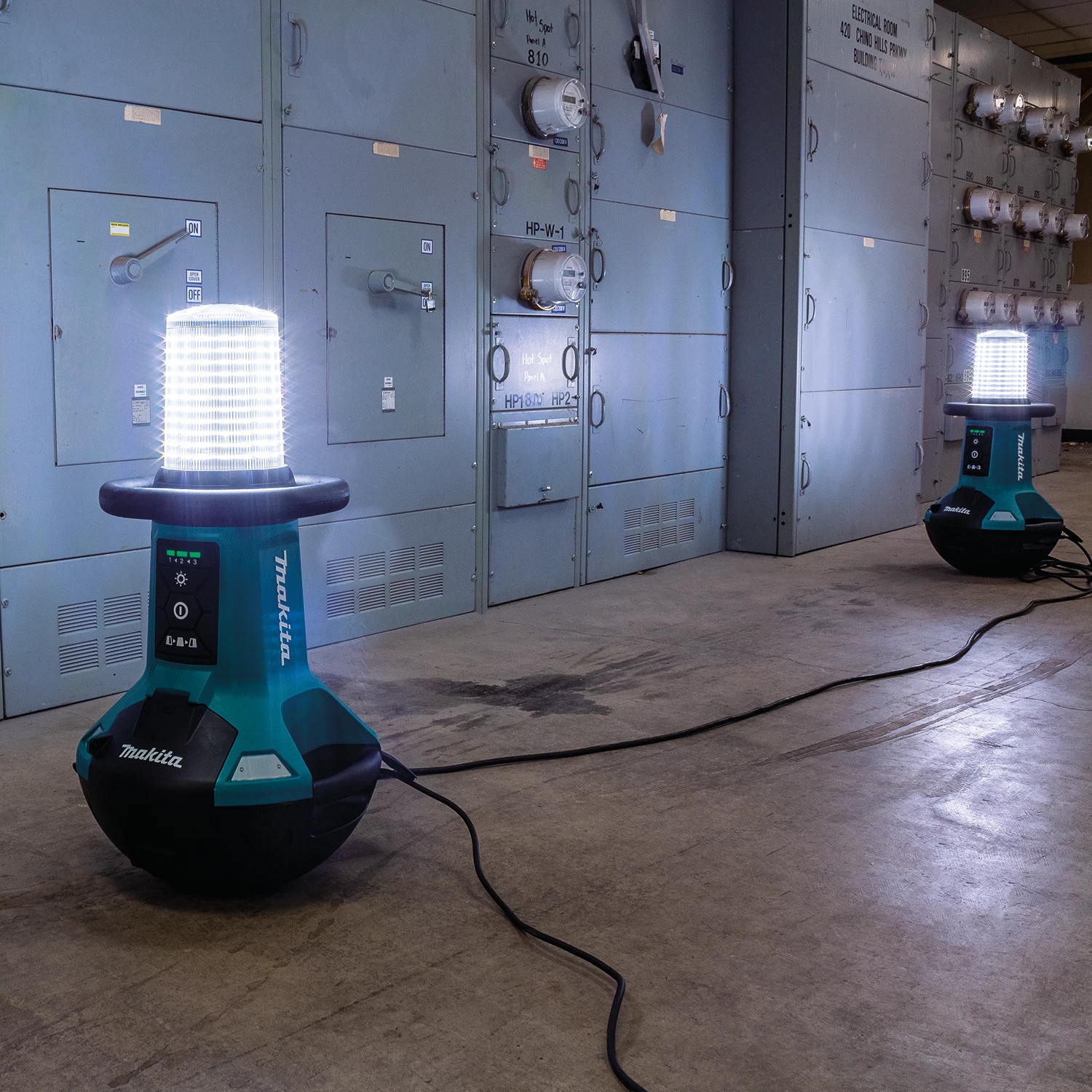 LIGHTING Makita DML810 18V X2 LXT® Lithium‑Ion Cordless Upright L.E.D. Area Light, Light Only 4 LIGHTING Makita DML810 18V X2 LXT® Lithium‑Ion Cordless Upright L.E.D. Area Light, Light Only