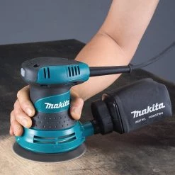 POWER TOOLS Makita BO5030 - 5'' Random Orbit Sander