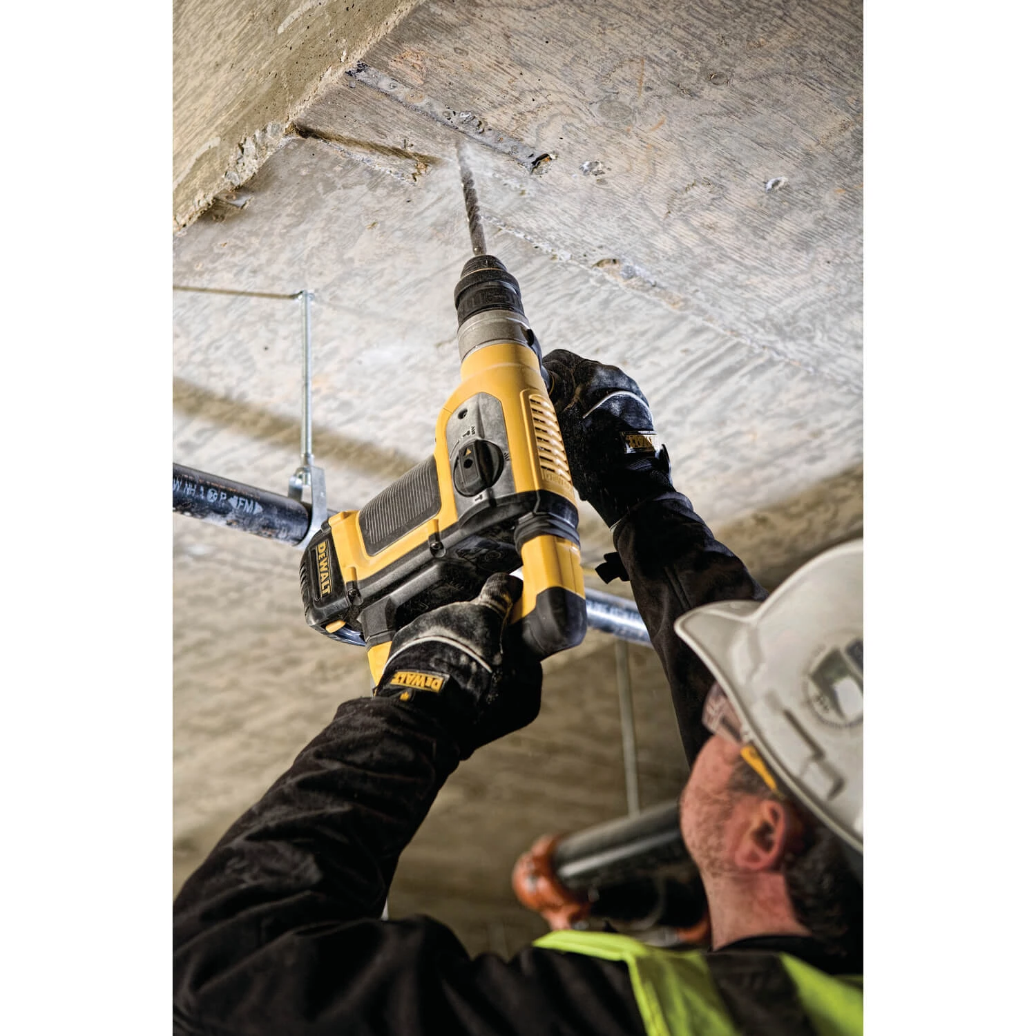 Dewalt D25416K- 1-1/8" SDS+ Rotary Hammer W/ E-CLUTCH™ 10 Dewalt D25416K- 1-1/8" SDS+ Rotary Hammer W/ E-CLUTCH™