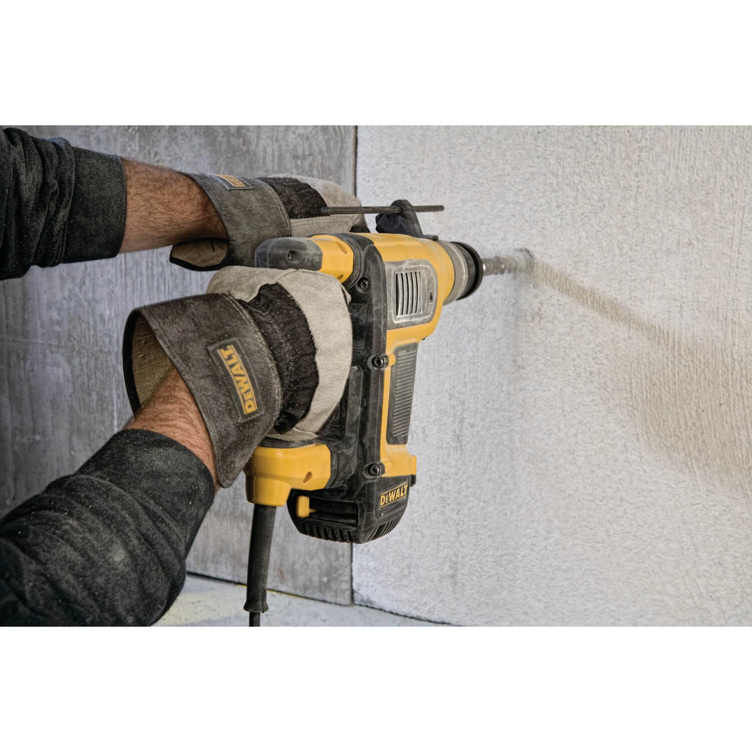 Dewalt D25416K- 1-1/8" SDS+ Rotary Hammer W/ E-CLUTCH™ 5 Dewalt D25416K- 1-1/8" SDS+ Rotary Hammer W/ E-CLUTCH™