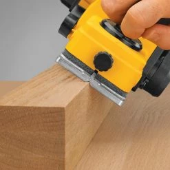 DeWALT D26676 - 5.5amp Portable Hand Planer