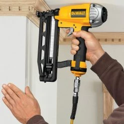 POWER TOOLS Dewalt D51257K - 16 GAUGE 1" - 2-1/2" FINISH NAILER 22 POWER TOOLS Dewalt D51257K - 16 GAUGE 1