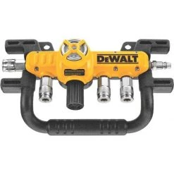 AIR TOOLS Dewalt D55040 - QUADRAPORT AIR LINE SPLITTER WITH REGULATOR & 1/4" COUPLERS