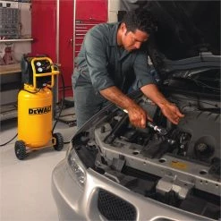 Dewalt D55168 - 1.6 HP Continuous, 200 PSI, 15 Gallon Workshop Com SALE