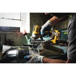 DEWALT DCF887M2 20V MAX XR Li-Ion 4.0 Ah Brushless 0.25