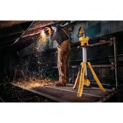 LIGHTING DEWALT DCL079B - 20V MAX* CORDLESS TRIPOD LIGHT (LIGHT ONLY) 29 LIGHTING DEWALT DCL079B - 20V MAX* CORDLESS TRIPOD LIGHT (LIGHT ONLY)