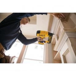 Dewalt DCN680D1- 20V MAX 18GA BRAD NAILER KIT POWER TOOLS