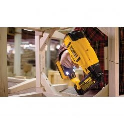 Dewalt DCN680D1- 20V MAX 18GA BRAD NAILER KIT POWER TOOLS