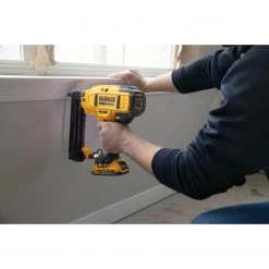 Dewalt DCN680D1- 20V MAX 18GA BRAD NAILER KIT POWER TOOLS