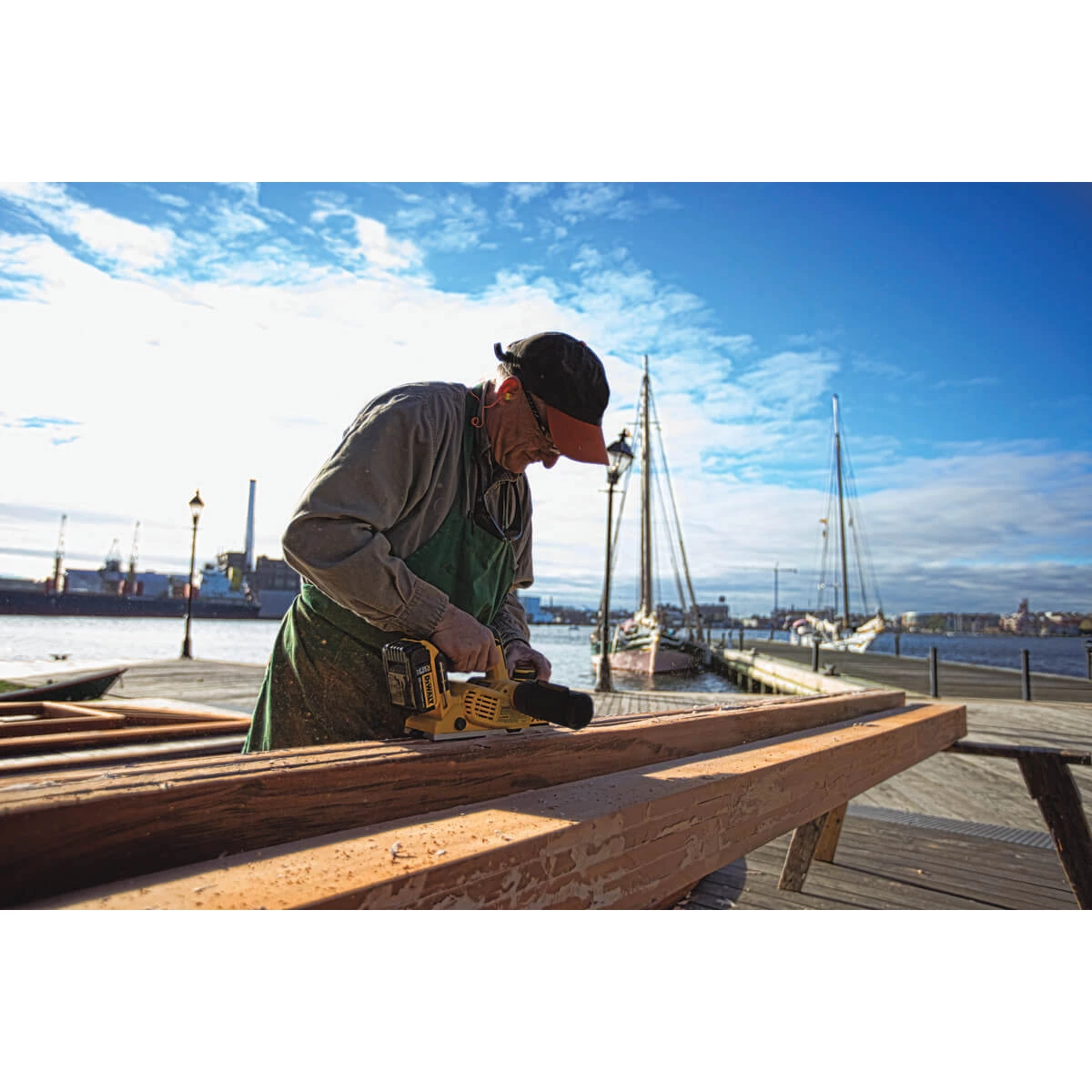 DEWALT DCP580B 20V MAX Brushless Planer SALE 7 DEWALT DCP580B 20V MAX Brushless Planer SALE