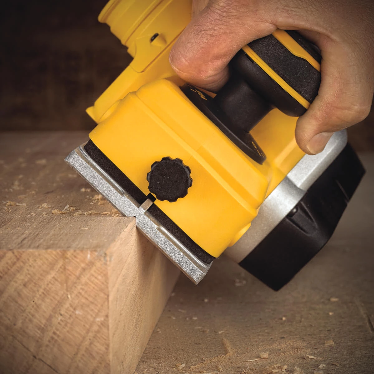 DEWALT DCP580B 20V MAX Brushless Planer SALE 6 DEWALT DCP580B 20V MAX Brushless Planer SALE