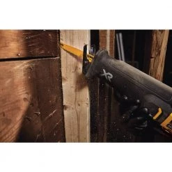 DEWALT DCS368W1 20V MAX* XR® BRUSHLESS RECIPROCATING SAW WITH POWER DETECT™ TOOL TECHNOLOGY KIT