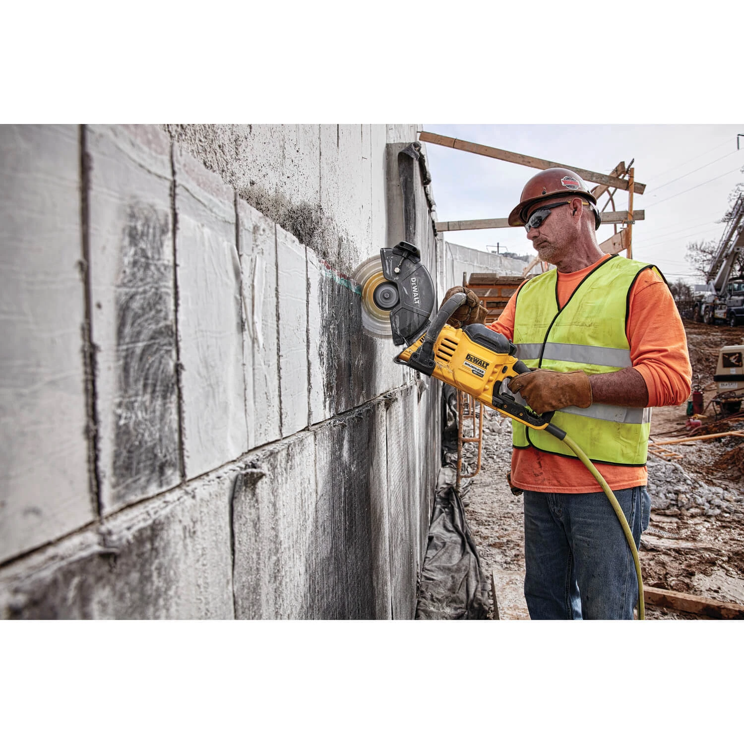Dewalt DCS690X2 - 9" 60V MAX* Cut-Off Saw POWER TOOLS 38 Dewalt DCS690X2 - 9" 60V MAX* Cut-Off Saw POWER TOOLS
