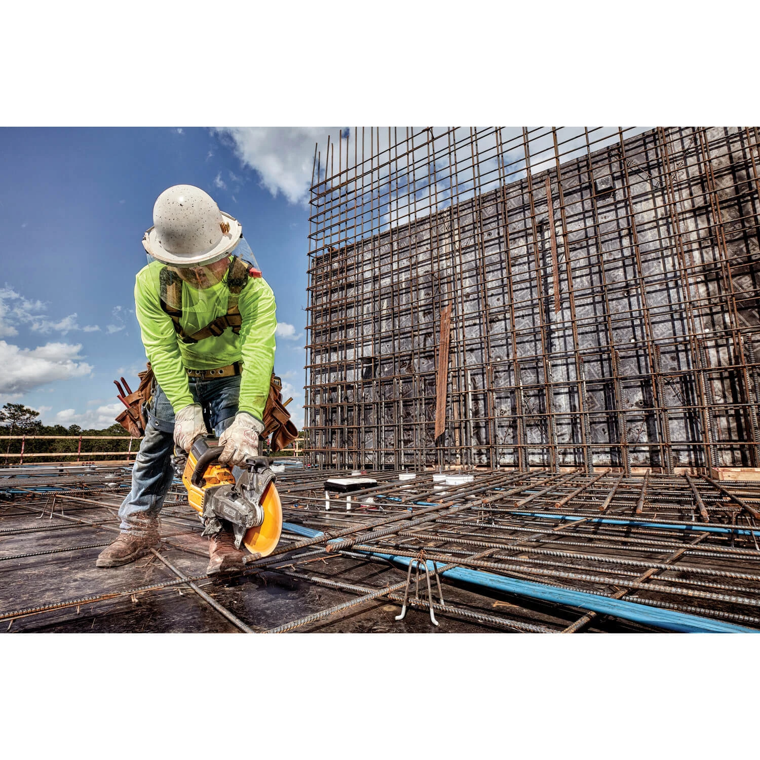 Dewalt DCS690X2 - 9" 60V MAX* Cut-Off Saw POWER TOOLS 19 Dewalt DCS690X2 - 9" 60V MAX* Cut-Off Saw POWER TOOLS