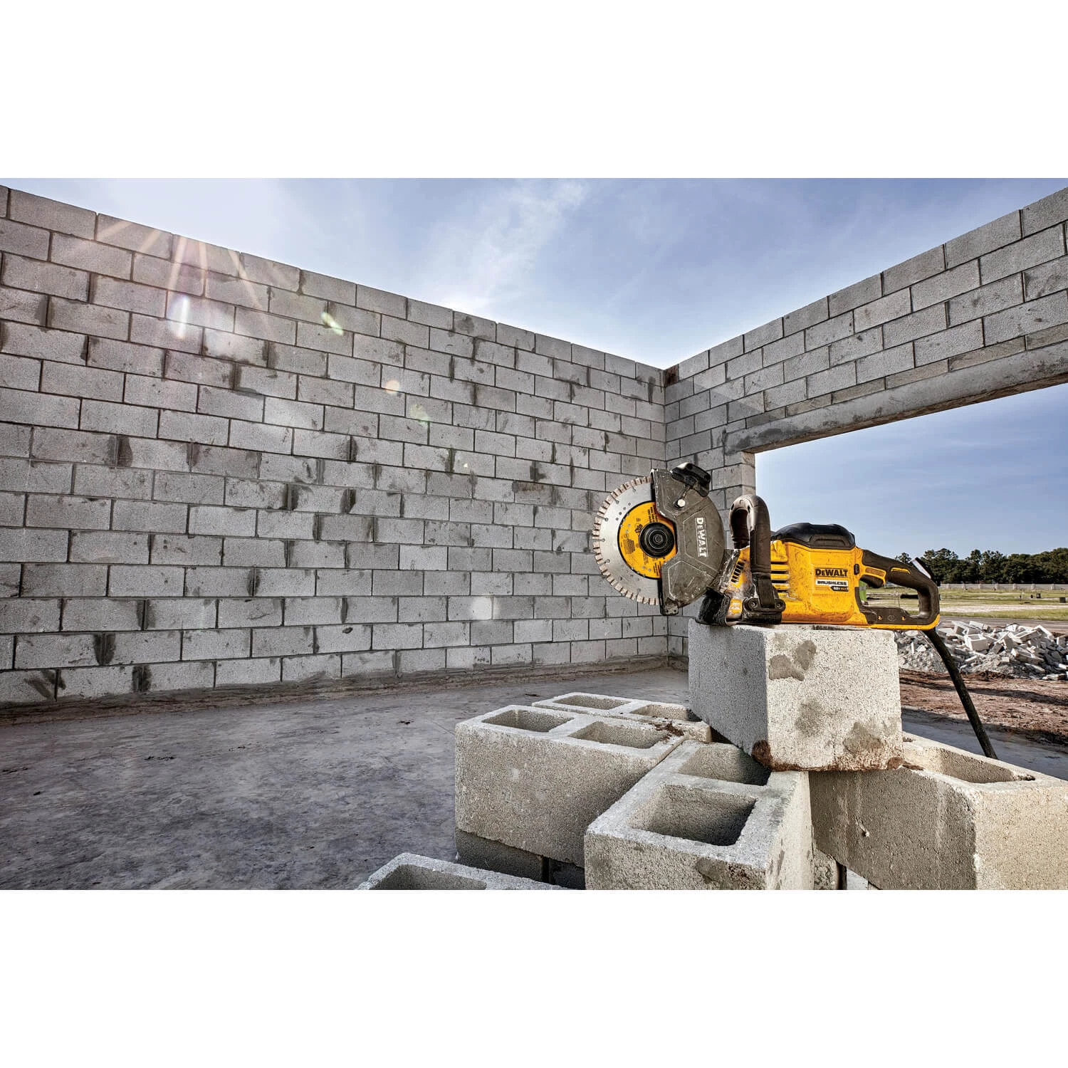 Dewalt DCS690X2 - 9" 60V MAX* Cut-Off Saw POWER TOOLS 12 Dewalt DCS690X2 - 9" 60V MAX* Cut-Off Saw POWER TOOLS