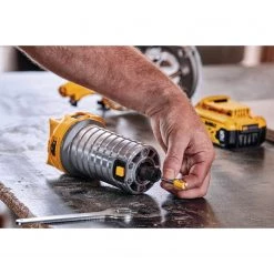 Dewalt DCW600B - 20V MAX COMPACT ROUTER