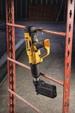 DEWALT DFD270MK - FULLY-AUTOMATIC .27 CALIBER POWDER-ACTUATED TOOL (MAGAZINE AND SINGLE SHOT KIT)