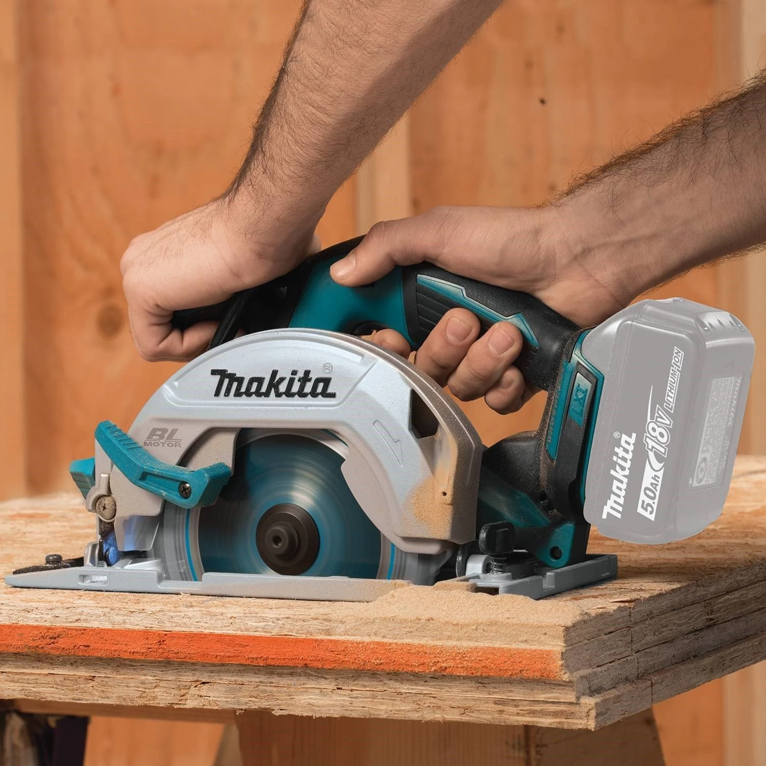 POWER TOOLS Makita DHS680Z - 18V LXT Brushless 6-1/2" Circular Saw 4 POWER TOOLS Makita DHS680Z - 18V LXT Brushless 6-1/2" Circular Saw