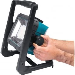 LIGHTING Makita DML805 18v LXT Lithium-Ion Cordless/Corded LED Flood Light Tool