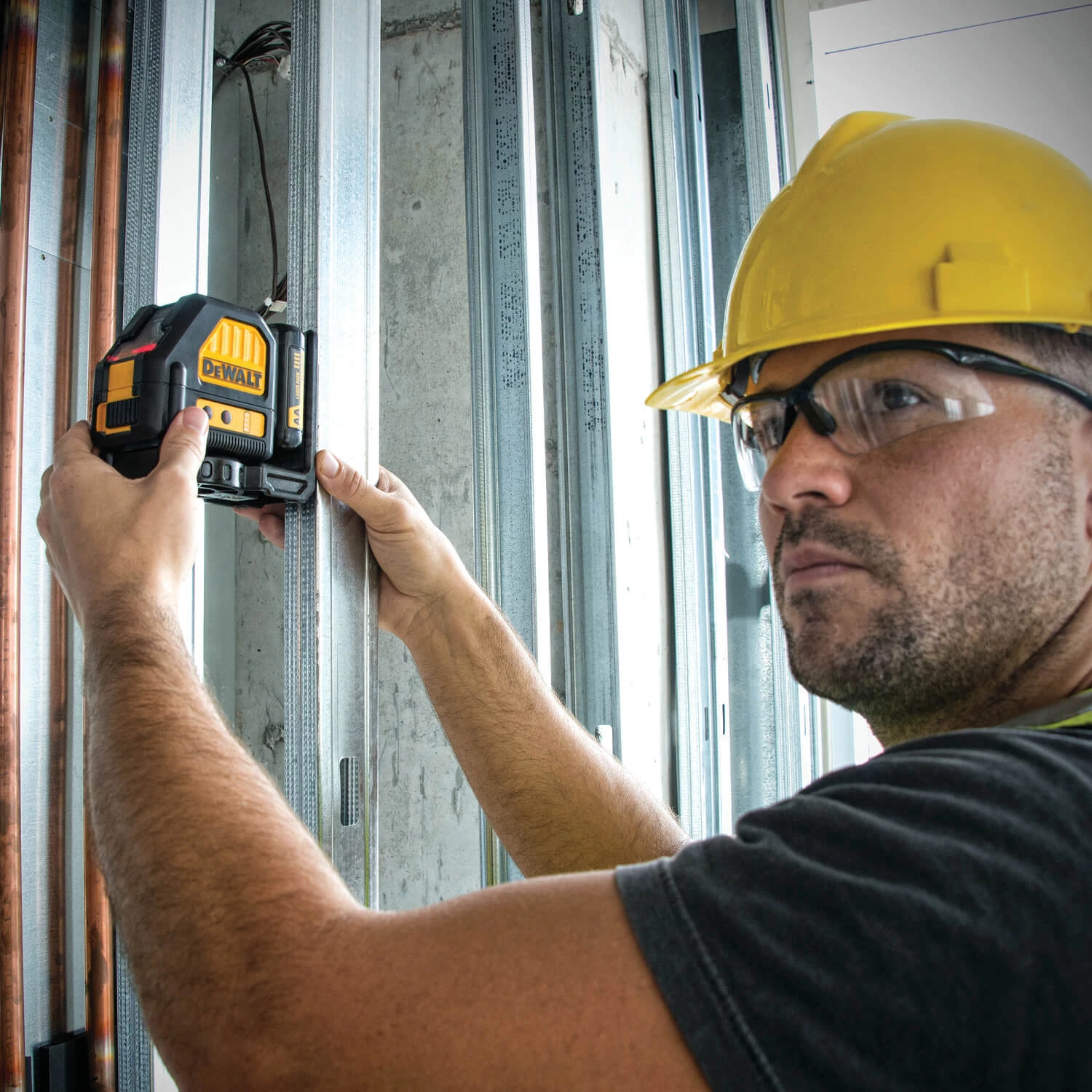 WHAT'S NEW DEWALT DW088LR 12V Cross Line Laser, Red 7 WHAT'S NEW DEWALT DW088LR 12V Cross Line Laser, Red