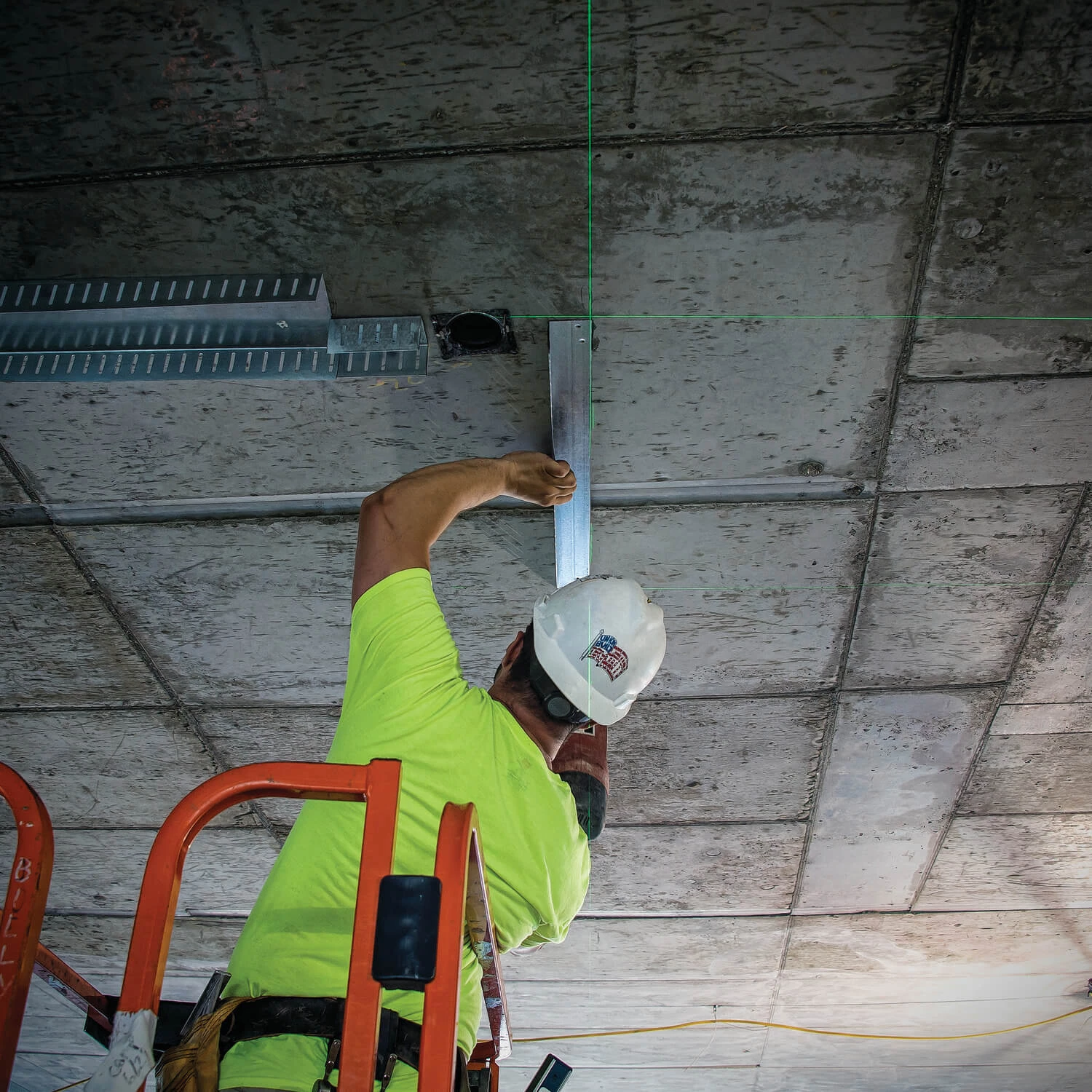 SALE DEWALT DW089LG 12V Beam Battery, Green 11 SALE DEWALT DW089LG 12V Beam Battery, Green