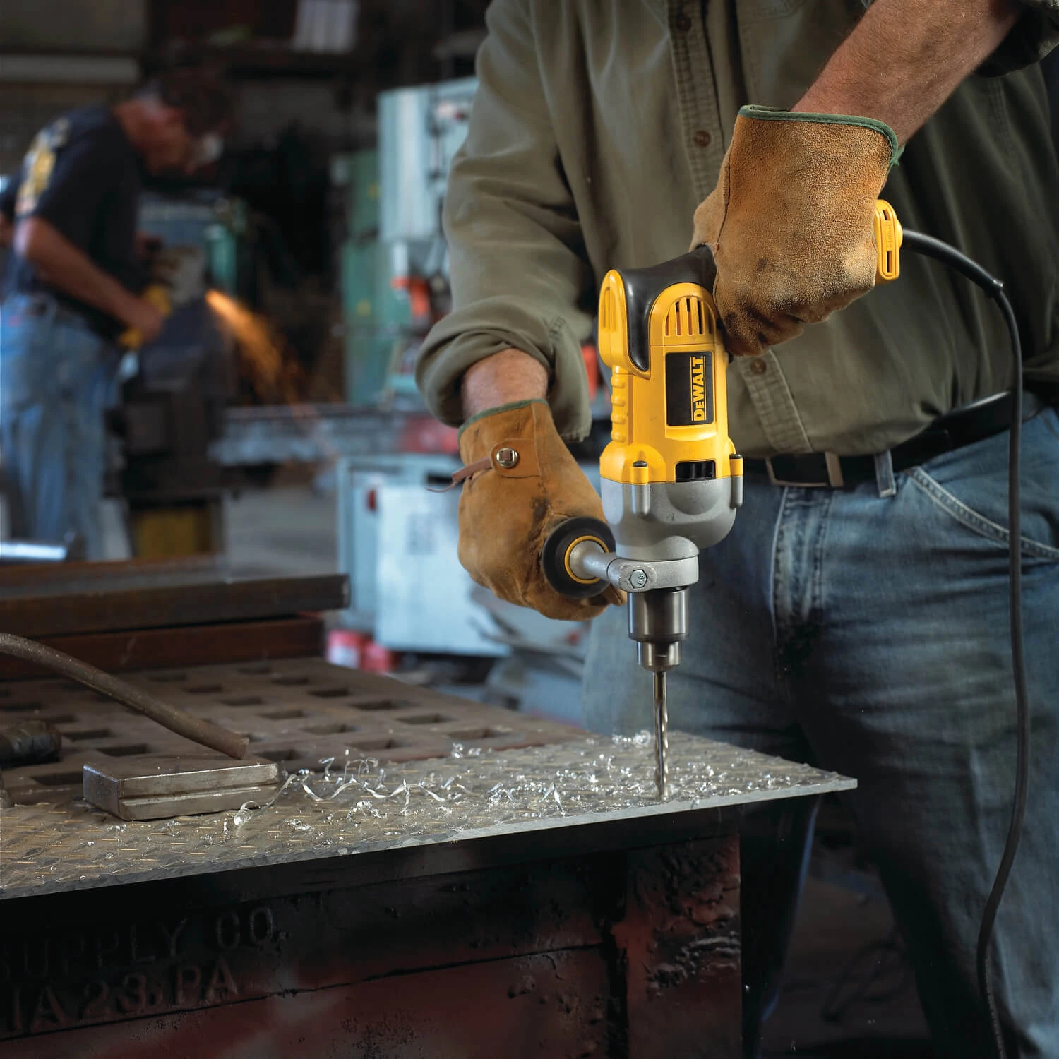 DeWalt DWD210G 1/2 IN. (13 MM.) VSR PISTOL GRIP DRILL 5 DeWalt DWD210G 1/2 IN. (13 MM.) VSR PISTOL GRIP DRILL