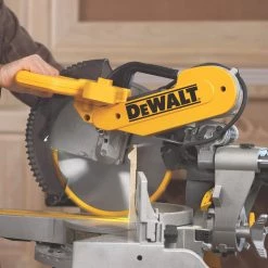 DEWALT DWS780 12-Inch Double Bevel Sliding Compound Miter Saw