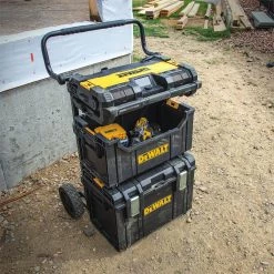 Dewalt DWST08205 TOUGHSYSTEM® TOTE 10 Dewalt DWST08205 TOUGHSYSTEM® TOTE