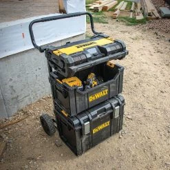 DeWALT DWST08810 TOUGHSYSTEM® MUSIC + CHARGER