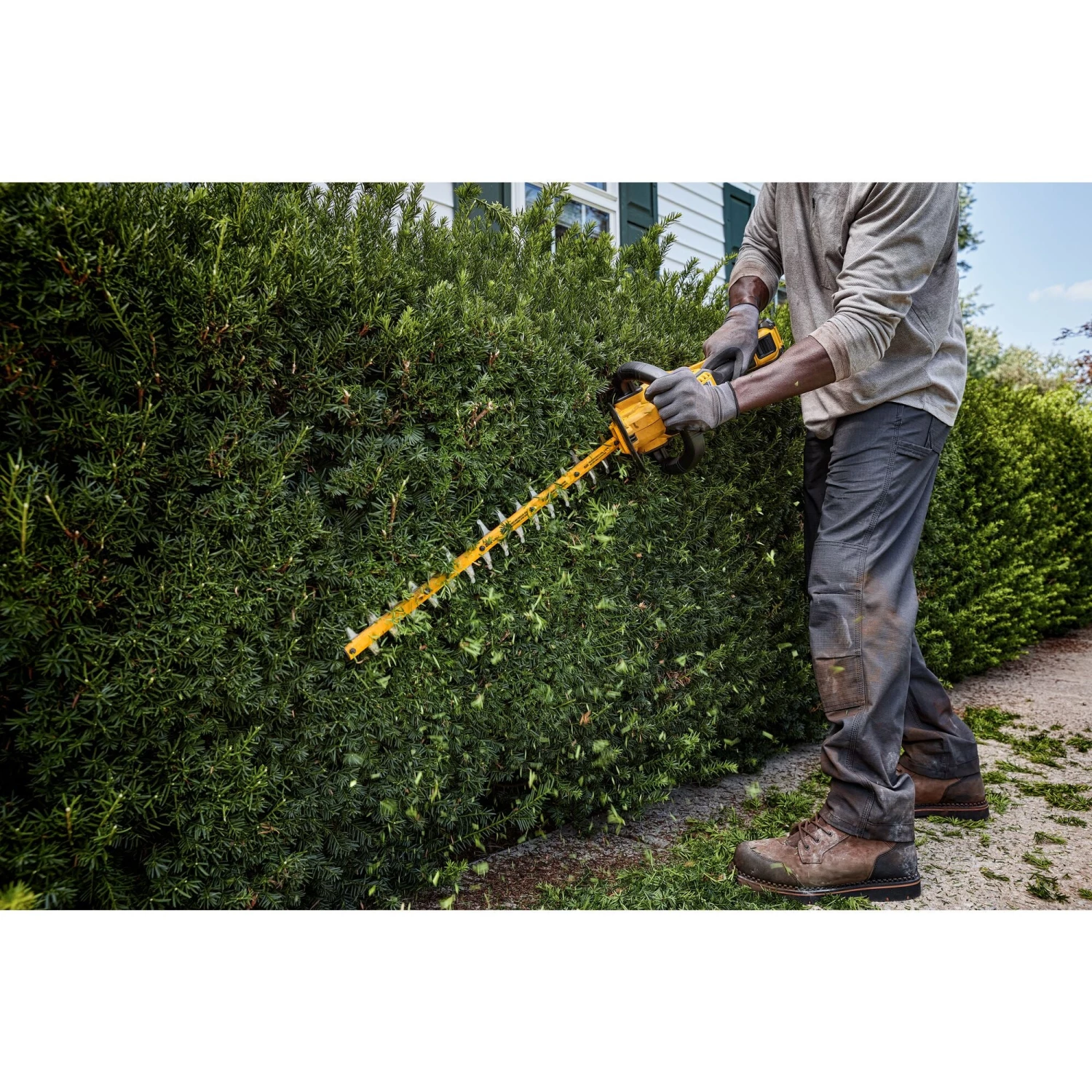 Dewalt DCHT870T1 60V MAX* 26 In. Brushless Cordless Hedge Trimmer Kit OUTDOOR TOOLS 8 Dewalt DCHT870T1 60V MAX* 26 In. Brushless Cordless Hedge Trimmer Kit OUTDOOR TOOLS