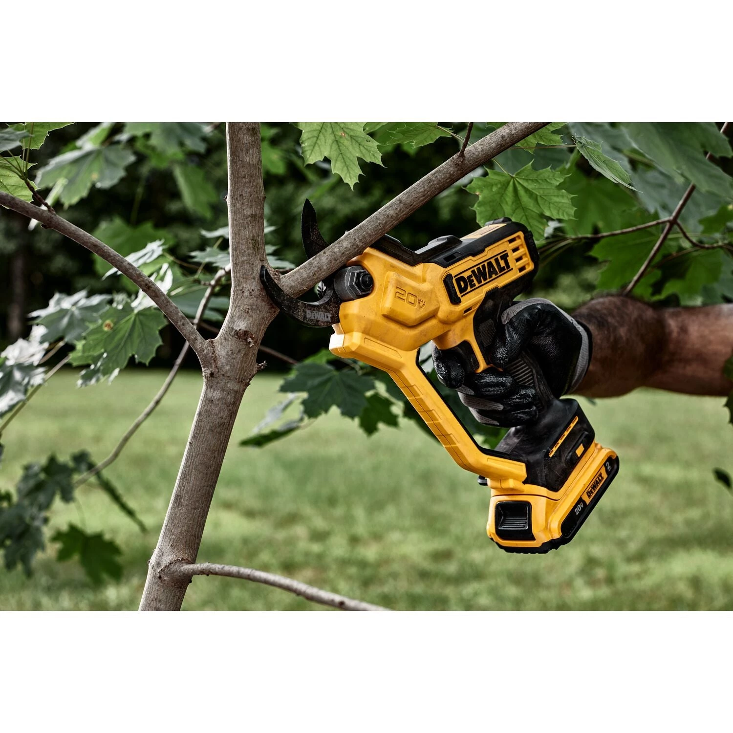 OUTDOOR TOOLS DEWALT DCPR320B 20V MAX* 1-1/2 In. Cordless Pruner (Tool Only) 8 OUTDOOR TOOLS DEWALT DCPR320B 20V MAX* 1-1/2 In. Cordless Pruner (Tool Only)