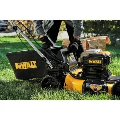 DEWALT DCMWSP244U2-CA - 2X20V MAX* 21-1/2 IN. BRUSHLESS CORDLESS FWD SELF-PROPELLED LAWN MOWER