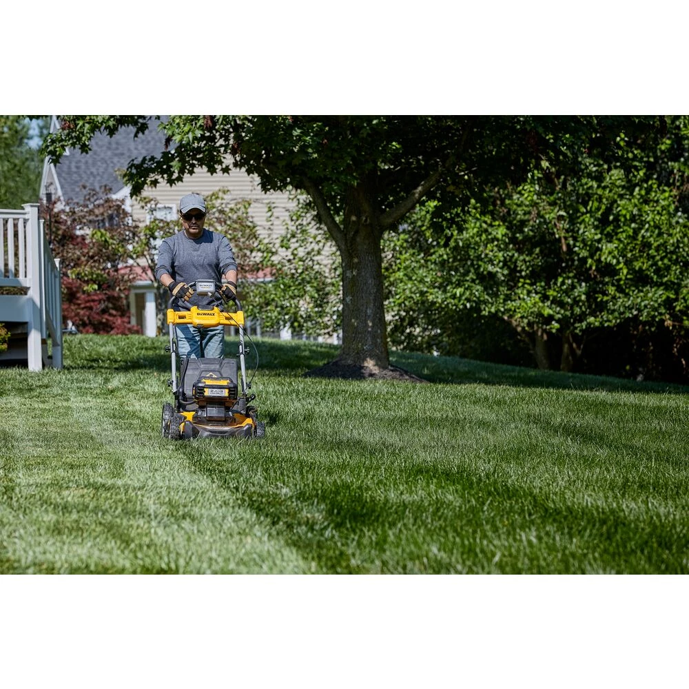 DEWALT DCMWSP255Y2-CA 2X20V MAX* BRUSHLESS CORDLESS 21-1/2 IN. REAR WHEEL DRIVE SELF-PROPELLED MOWER KIT 8 DEWALT DCMWSP255Y2-CA 2X20V MAX* BRUSHLESS CORDLESS 21-1/2 IN. REAR WHEEL DRIVE SELF-PROPELLED MOWER KIT