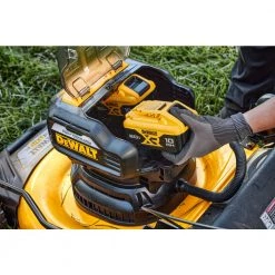 DEWALT DCMWSP255Y2-CA 2X20V MAX* BRUSHLESS CORDLESS 21-1/2 IN. REAR WHEEL DRIVE SELF-PROPELLED MOWER KIT 20 DEWALT DCMWSP255Y2-CA 2X20V MAX* BRUSHLESS CORDLESS 21-1/2 IN. REAR WHEEL DRIVE SELF-PROPELLED MOWER KIT