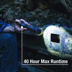 LIGHTING Coast PolySteel 600 Rechargable Pure Beam Focusing